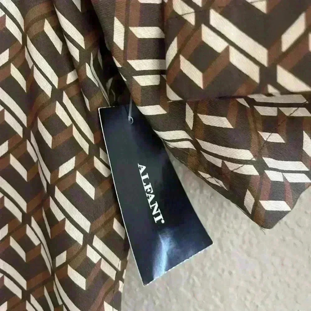 NWT Alfani Short Sleeve Men's Geometric-Print Shirt Size M - Picture 3 of 8